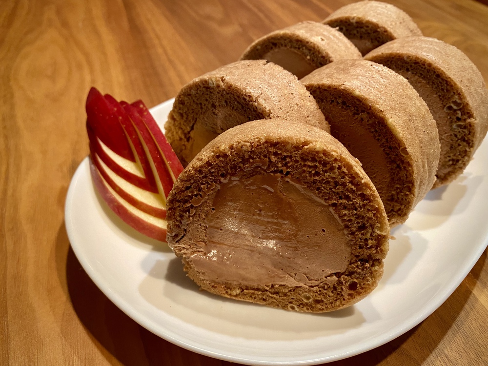 バレンタインのI love you! デコロールケーキ・HAPPY VALENTINE'S DAY！著者 熊谷真由美のデコ🐾ロールケーキ 教室