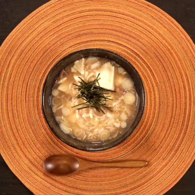 さっぱりした味が逸品ズッキーニ豆腐の塩辛スープ