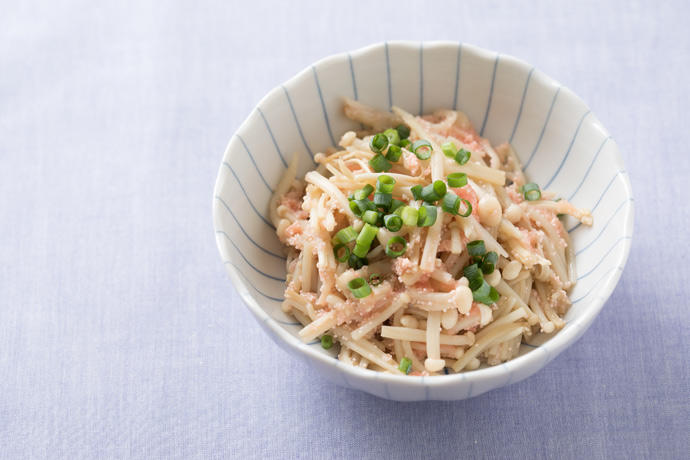 レンジで2分チンするだけでお酒もご飯もめっちゃ進みます!低糖質なのも嬉しい!『たらこバターえのき』の作り方 - てぬキッチン