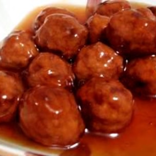 今日の夕飯 ホヤの炊き込みご飯 レタスのサラダ 肉団子 大根ときゅうりのビール漬け漬物なんてそんなに食べなかったのに、手軽に作り置きできるし、暑くて塩分を欲しているのか最近のレギュラーメニュー 環境が変われば人は変わる！変わらないと決めてるのは自分^^;