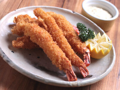 定番のエビフライ