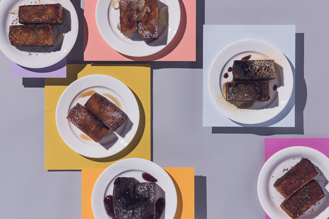 栃尾の油揚げフレンチトースト」 お客様から教えていただいたレシピをもとに豆撰でもチャレンジしてみました。まるで玉子焼きのようですが、オリーブオイルで揚げ た栃尾の油揚げです。皆様の朝食に、お子様のおやつに、油揚げフレンチトーストの出来上がりです。 作り方は