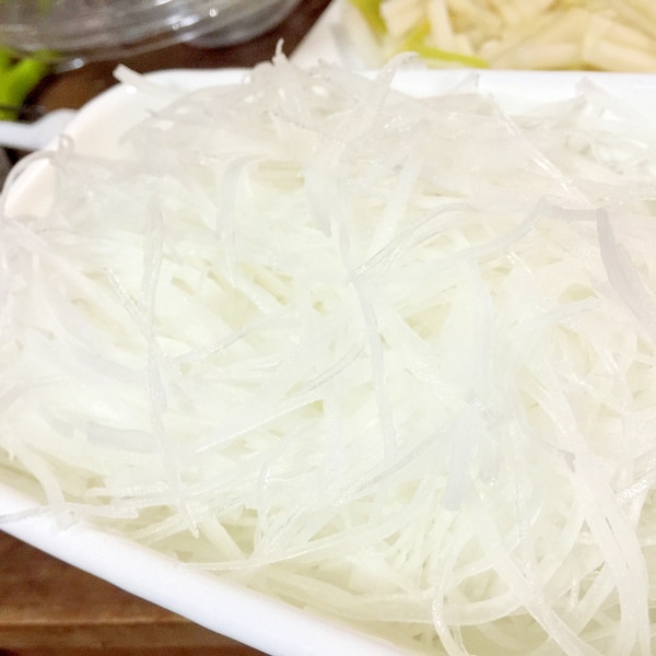 刺身のつまの意味や種類って知ってる？リメイクや作り方も伝授！食・料理オリーブオイルをひとまわし