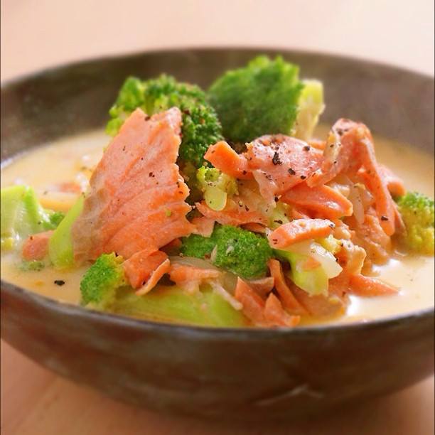 冷やし温玉とろろオクラぶっかけうどん！！ キュッとしまった麺とネバネバが加わってさらに美味しい！大食いデカ盛りうどんぶっかけとろろオクラ温玉