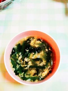 豆苗と新たまねぎのたまごスープ