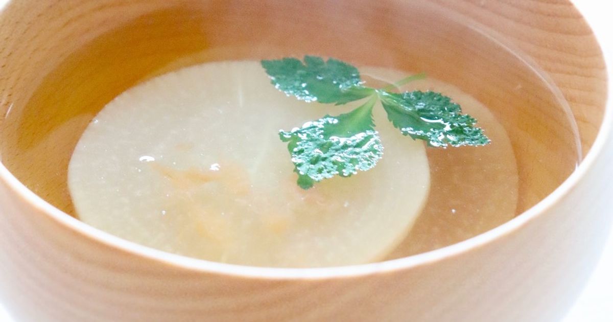 食べすぎた後に飲んで！腸活梅だしスープ ⭐️材料⭐️ お湯 200ml 梅干し 1個 白だし 大さじ1 ごま油 小さじ1 お酢 小さじ1 白ゴマお好み 青ネギ お好み ⭐️作り方⭐️ ①梅干しの種をとって器に入れる。 ②お湯注いで白だし、ごま油、お酢、白ゴマ、ネギをいれる。③梅干しを潰しながら混ぜたら完成✨lemon8lemon8japan腸活梅干しスープ腸内環境