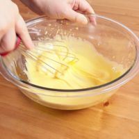 スタンドミキサーでバターと砂糖をクリーム状にする方法2025