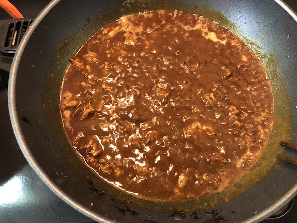 エガちゃん×リュウジ ハサミで切って炒めるだけ♪包丁使えないエガちゃんでも出来る「麻婆カレー」に挑戦『あたらしい日日』こんな時代のニューノーマルな暮らし方。食と農、生活情報をお届けします