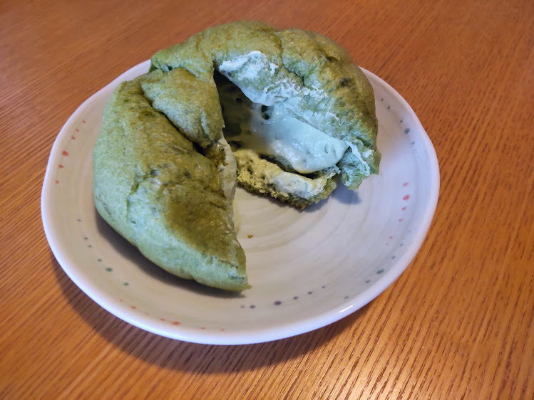 コンビニのピスタチオスイーツが大集合！！ウフ。編集部が激押しするワンコインピスタチオはこれだ！ - ufu.ウフ。