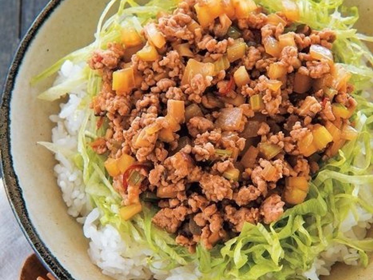 豚ひき肉の丼物 簡単すぐできる♪絶品レシピ10選の人気レシピ・作り方デリッシュキッチン