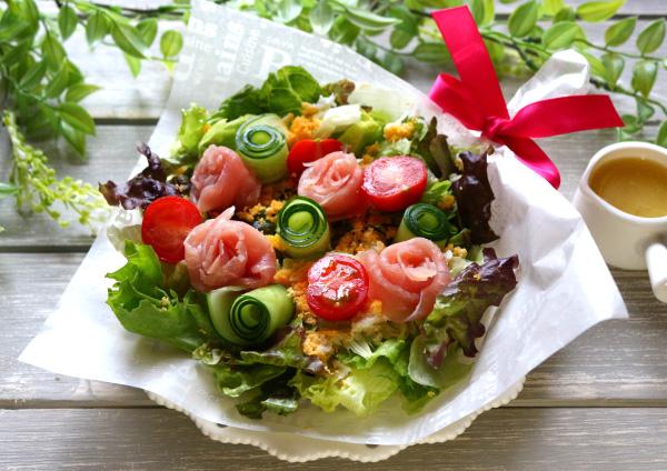 まるでサラダ レタスと生ハムたっぷり冷製パスタ