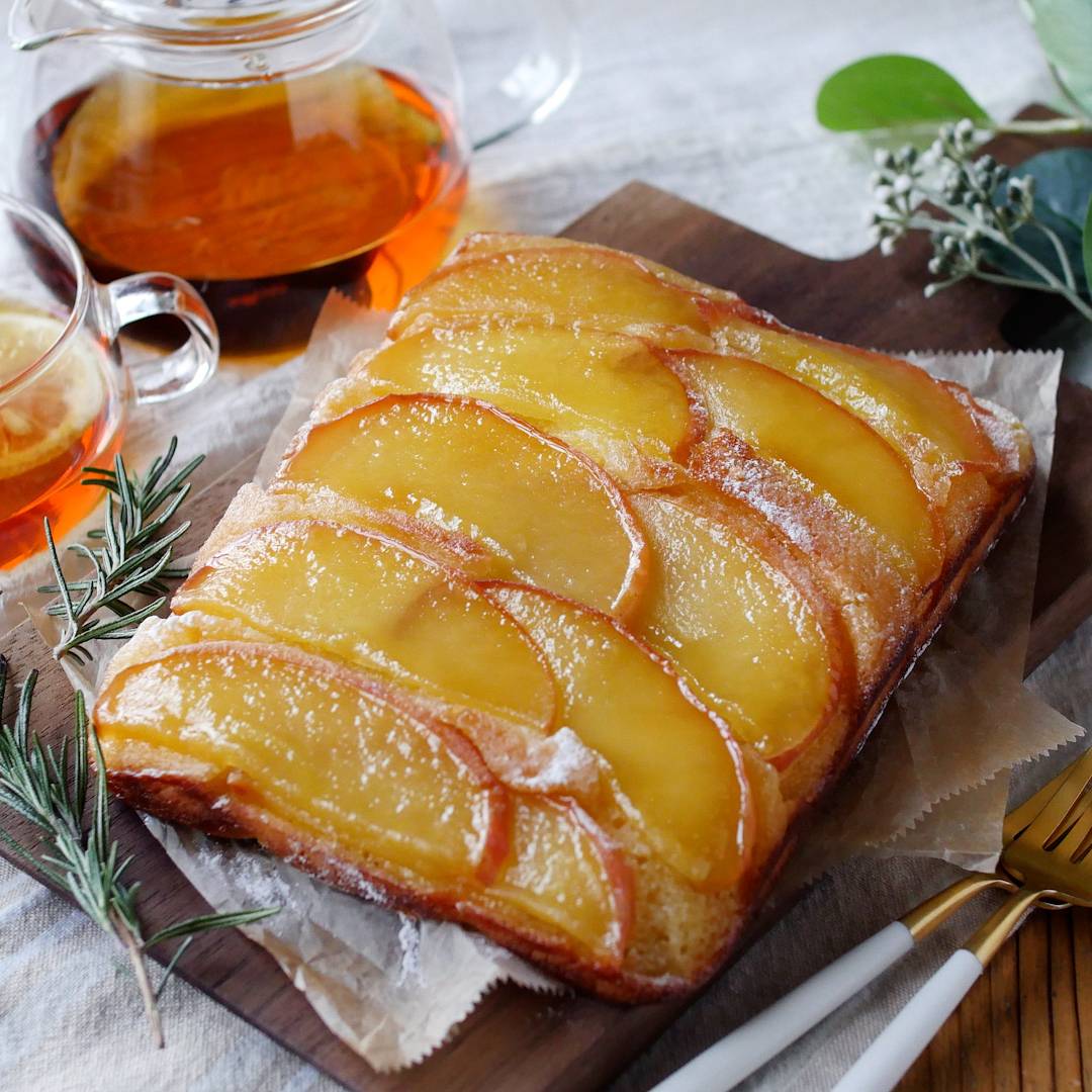 野菜好きになる魔法のレシピ「りんごのパンケーキ」 別冊「café BB」11月号『ベビーブック』