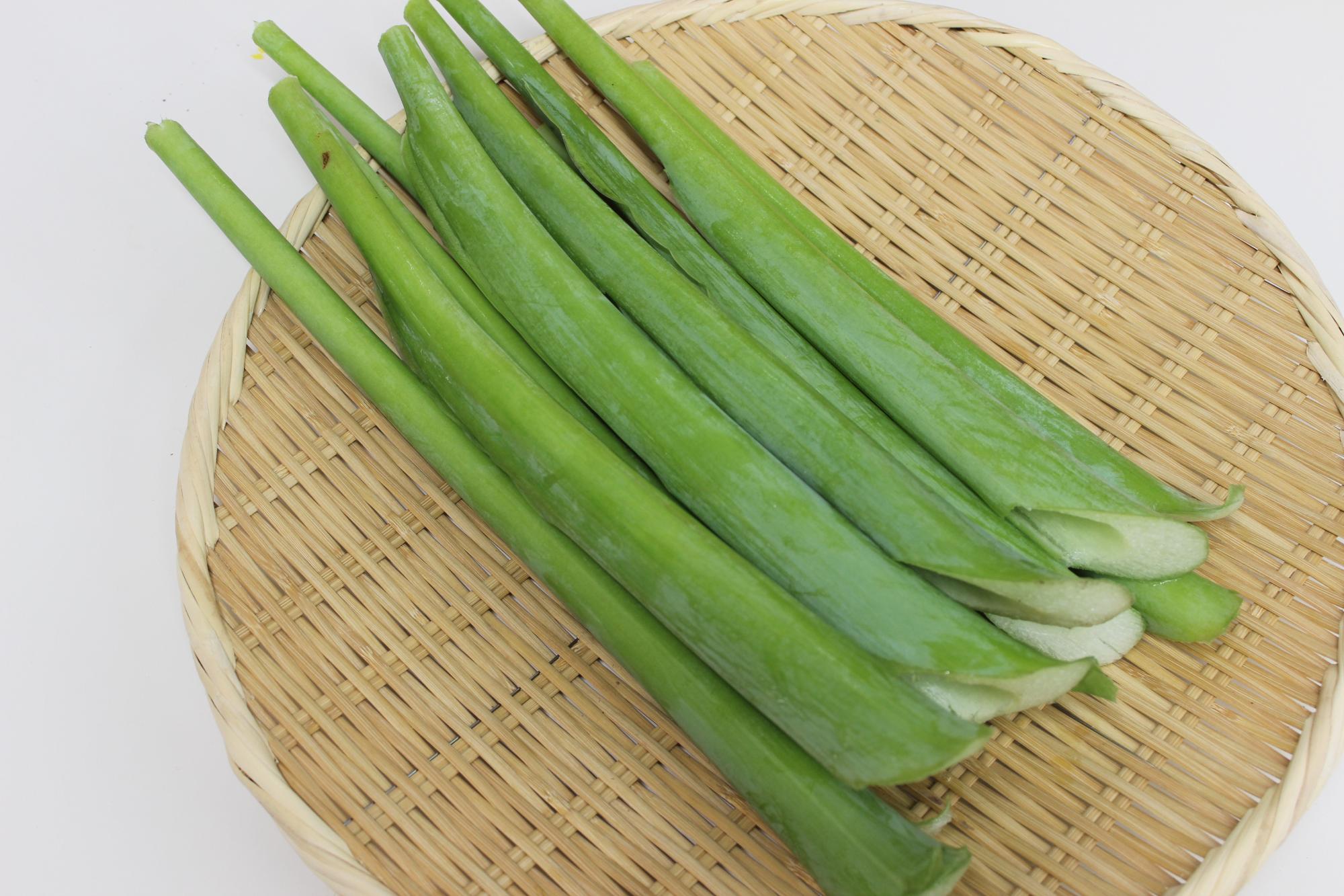 ずいきの下ごしらえ