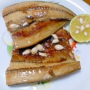 さんまの焼き方 グリル・フライパンでおいしいパリふわ塩焼きに仕上げるコツを管理栄養士が解説！ - トクバイニュース