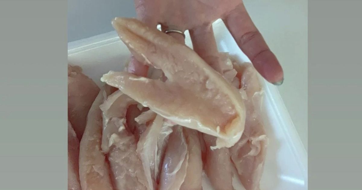 ささみの筋の取り方 - 肉の下ごしらえ 料理の基礎レシピサイトNadia