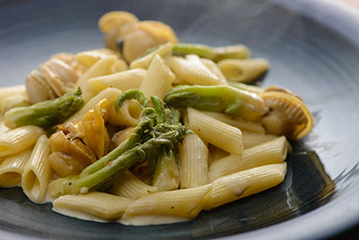 春のタラの芽料理：おひたしと胡麻和え