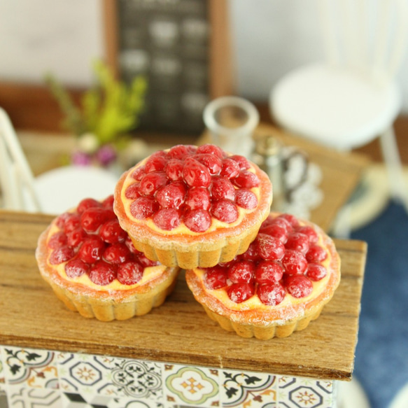 いちごとバナナの豆乳カスタードタルト