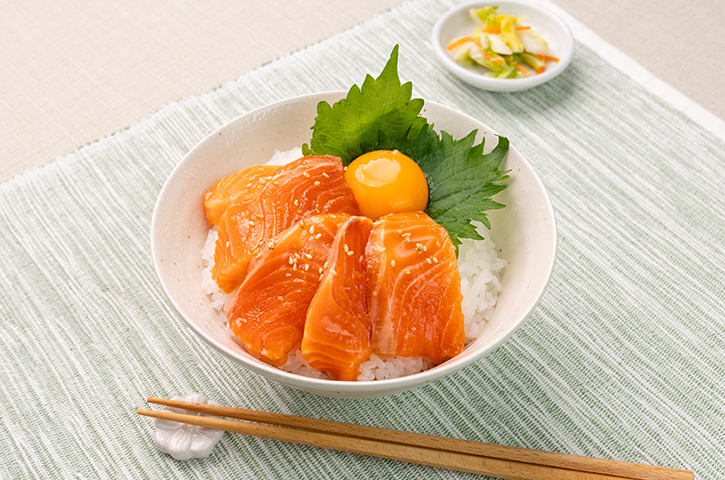 レシピ サーモンの柚子胡椒めんつゆ漬け丼 - しにゃごはん blog