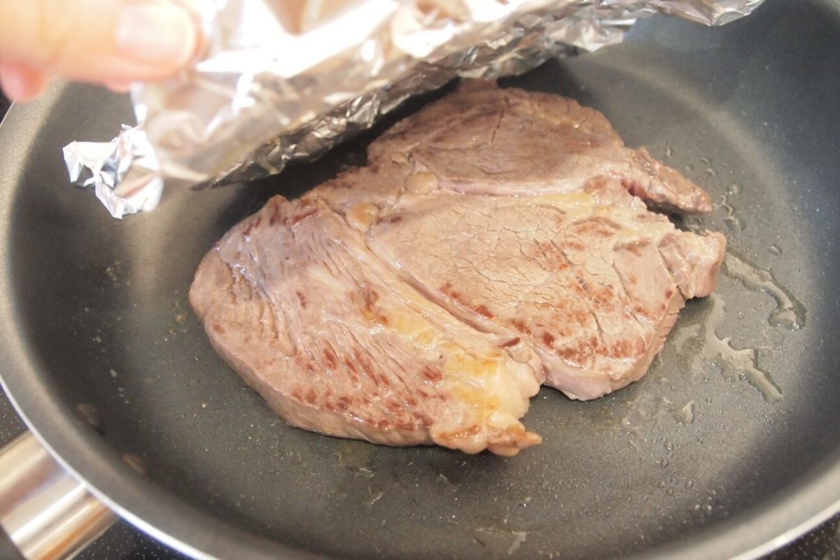 絶品ステーキの焼き方！フライパン&アルミホイルで簡単にプロの味aumo アウモ