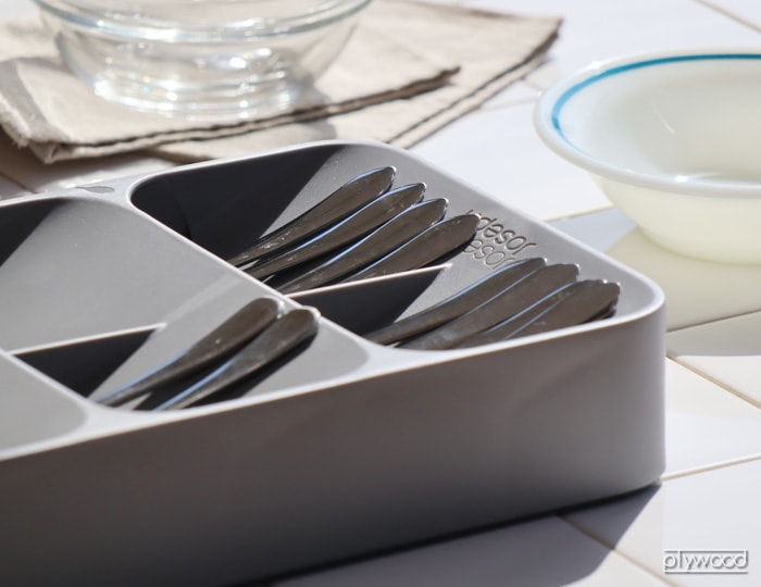 楽天市場 Joseph Joseph カトラリーケース ドロワーオーガナイザー コンパクトジョセフジョセフ 斜め スリム 洗える 仕切り付きカトラリートレー カトラリー収納 ジョゼフジョゼフ カトラリートレイ おしゃれ3980円以上送料無料: お弁当グッズのカラフル