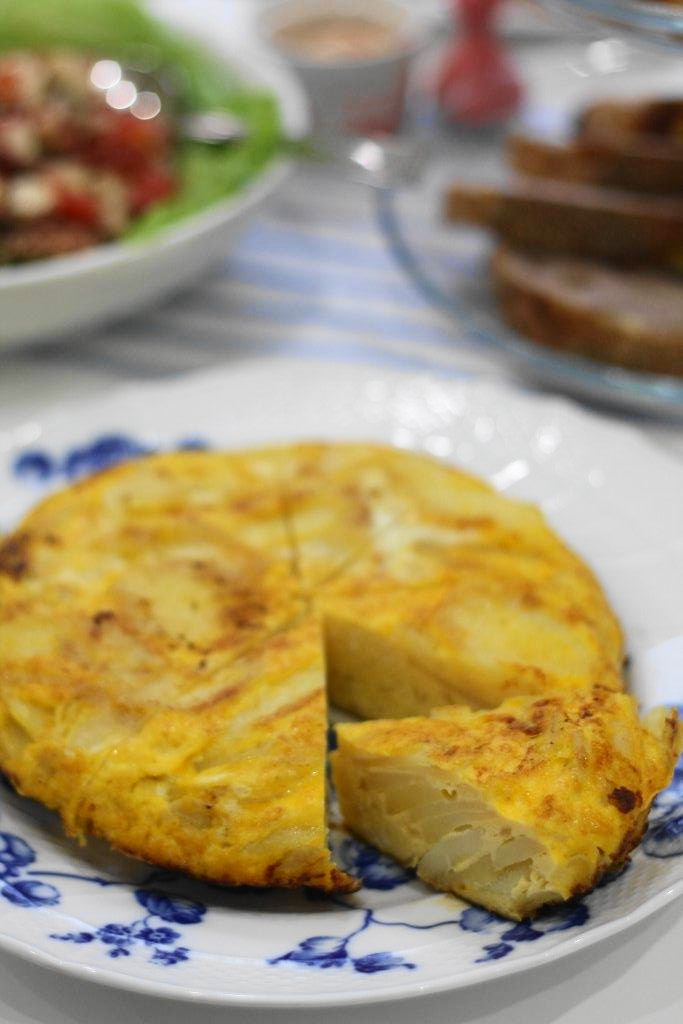 玉子焼きフライパンでスパニッシュオムレツ