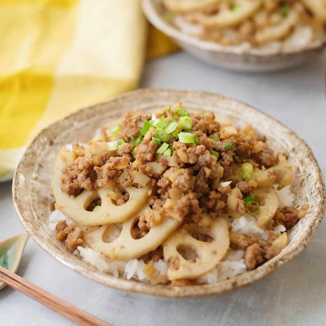 鶏ひき肉のピリ辛親子丼