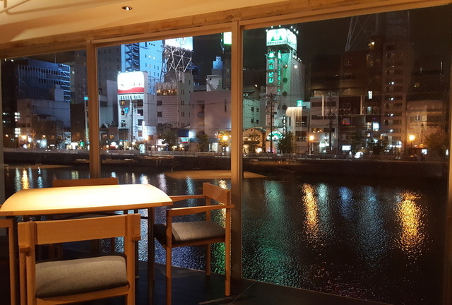 天神から約15分。素敵な夜景と美味が出迎える、中央区の絶景レストラン - RKB毎日放送