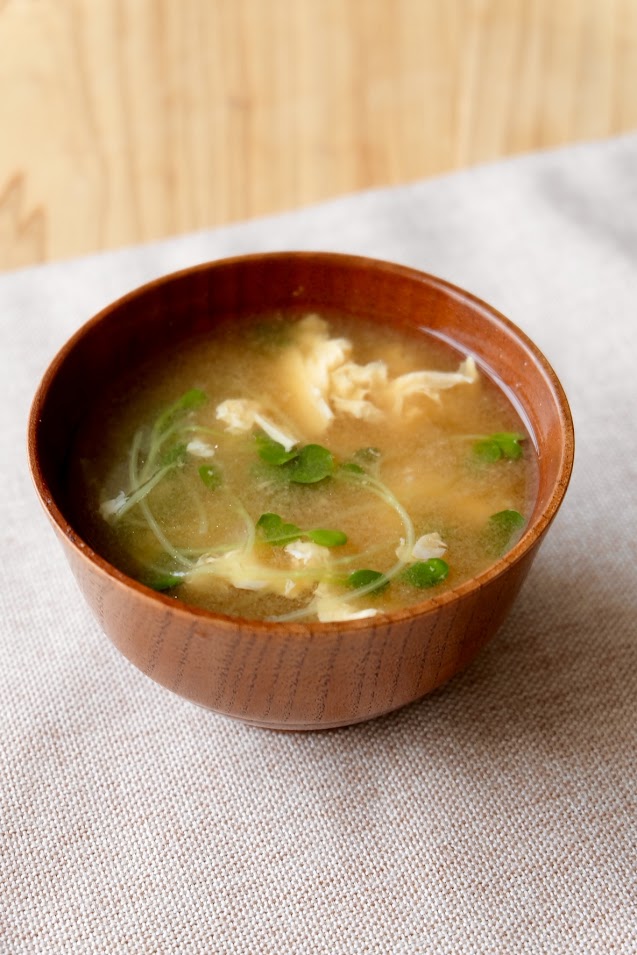 かいわれ大根と卵の味噌汁 平日の時短ごはんレシピゆり子のおいしい暮らし