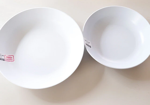 次々に登場する新商品から目が離せない!高クオリティなダイソーのお皿RoomClip mag暮らしとインテリアのwebマガジン