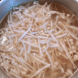 もやしとほうれん草の卵スープ