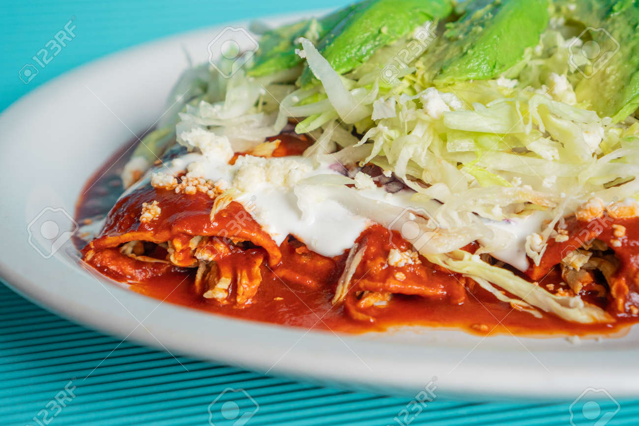 レシピ とろとろチーズが食欲そそる「エンチラーダス・コン・カルネ」でメキシコ気分クーリエ・ジャポン