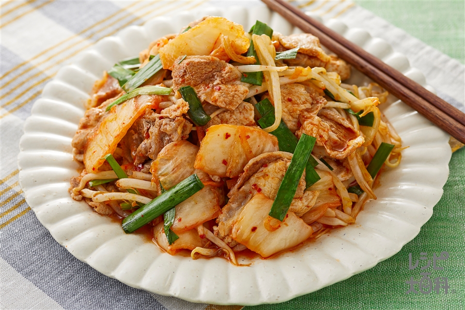 簡単！ 豚キムチの人気レシピ。甘めのふわふわ卵が大正解♡ ごはんにもおつまみにも三越伊勢丹の食メディアFOODIE フーディー