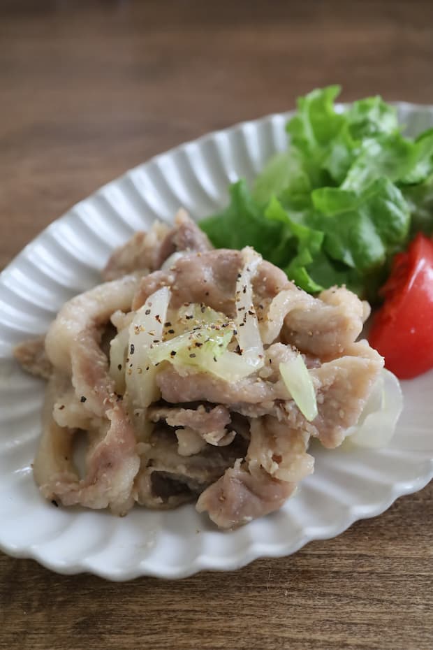 新玉ねぎと豚バラ肉のペッパー炒め