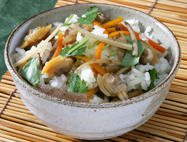 さばの粕汁と「あさりご飯」。野﨑洋光さんの冬の献立 家庭画報.com