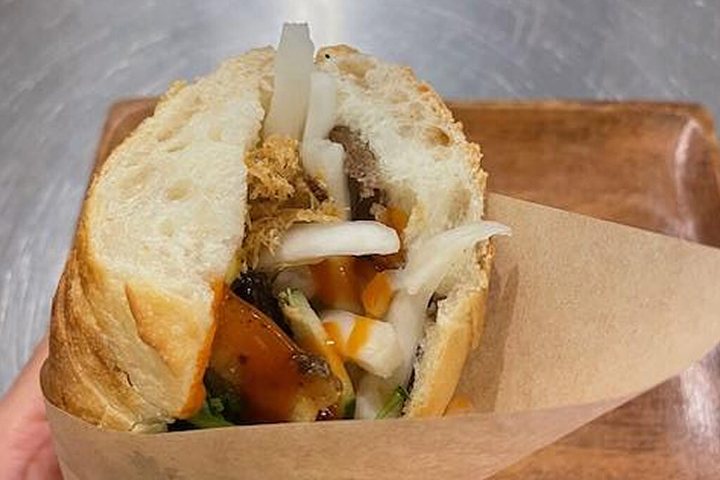 寿司屋が作る新鮮・絶品のバインミーがやみつきに！『サロン ド カナエ ラ・スール』@堺市西区：│さかにゅ