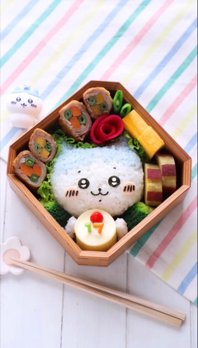 ちいかわ ハチワレ お弁当カップ ３０枚入 おかずカップ お弁当 日本製 キャラ弁 かわいい×2個セット- メルカリ