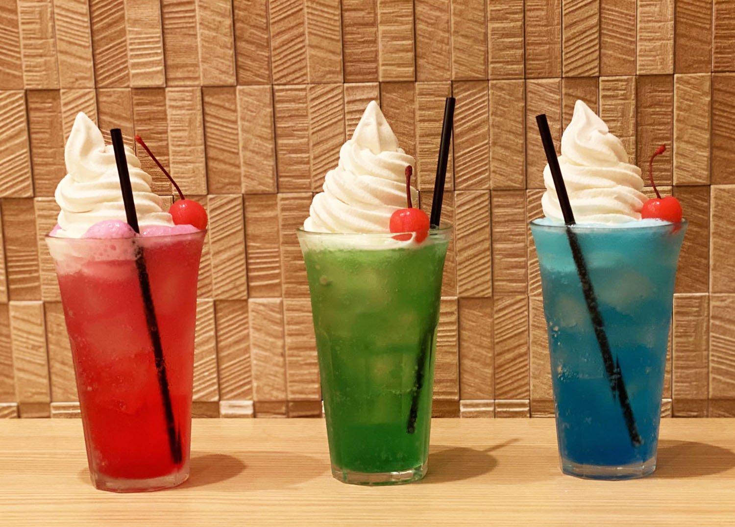 実食レポ 懐かしの喫茶店メニュー！サンマルクカフェ「昭和レトロナポリタン」「昭和レトロクリームソーダ」