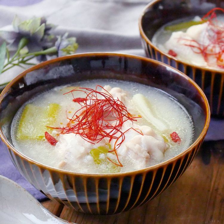 ランチや忙しい日の夜ご飯に♡時短で美味しい「がっつり丼」10選 - LOCARI ロカリ