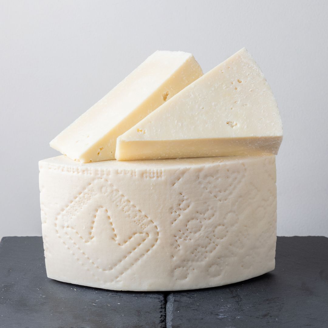 楽天市場 羊乳独特のあまい香りとキリっと塩味!ローマ帝国から続くと言われるイタリア最古のチーズ ペコリーノ・ロマーノD.O.P 150g冷蔵 冷凍可チーズ ペコリーノ 羊 ペコリーノロマーノ カルボナーラ パルメザン : ハイ食材室