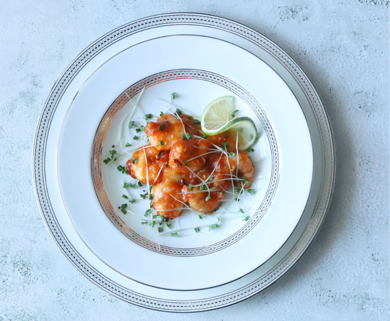 コロッケとエビチリで持ち寄り忘年会LEE