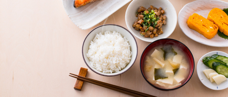 めんどくさい時の夕食のおかずはどうする？作り方のコツとおすすめレシピを紹介 - NOSH MAGAZINE健康的で美味しい食生活をサポート