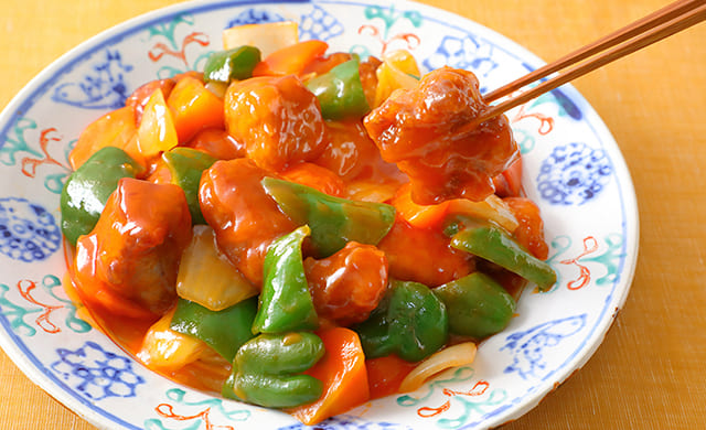 豚こまボールで簡単!揚げない酢豚 ケチャップなし!じゃがいも・玉ねぎ・にんじんの常備野菜で