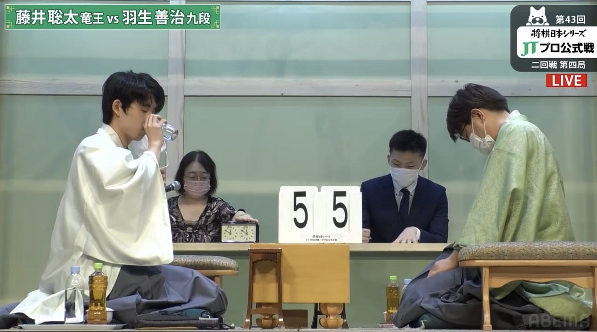 藤井聡太の「初手お茶」「おやつ」 管理栄養士はどう見る？「朝が弱い藤井さんには効果的な戦略」「棋士の消費カロリーは 」 3 4- 将棋 -Number Web - ナンバ