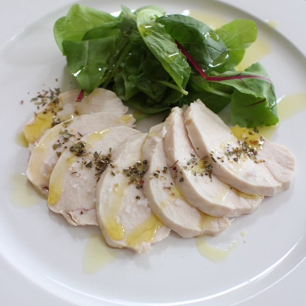 鶏ハムがピンク色でも大丈夫？食中毒を防ぐ生焼けの見分け方や調理法を紹介！ ちそう