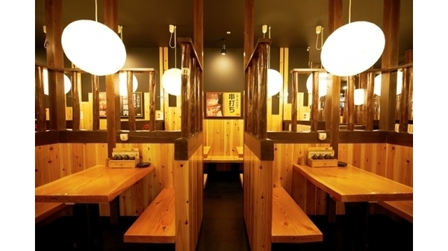 昨日は鳥貴族の大倉忠司社長と久し振りに再会しました🤝 ロサンゼルスの鳥貴族に絵を納品して以来、ちょうど1年振りでした✨益々のご発展をお祈り申し上げます🙏 toriki_0501 @torikizoku.official鳥貴族大倉忠司 社長居酒屋焼き鳥焼き鳥屋