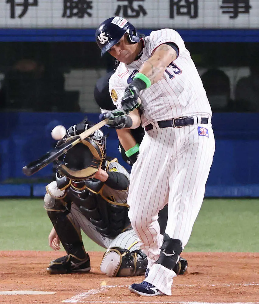 ヤクルト オスナ7号ソロ「コンパクトに打ちにいったが良い角度で上がった」7月絶好調：中日スポーツ・東京中日スポーツ