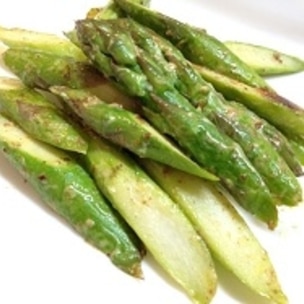 おうちBBQ第二弾♪アウトドアレシピ!アスパラとホタテのガーリックバター焼きおいしいじかんとちいさなしあわせ