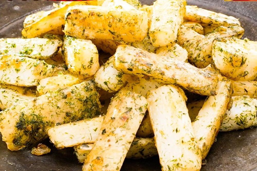 🌰 家事ヤロウ‼︎! ・ ・ 見てくださった皆さん ありがとうございました👩🏻‍🍳🍳 ・ ・ この日のメニューは ・ ⚫︎鶏のさっぱり煮 ⚫︎ 山芋ドリア ⚫︎万願寺唐辛子のトースター焼き ⚫︎紅白なます ・ ・めぐご飯🌰家事ヤロウ