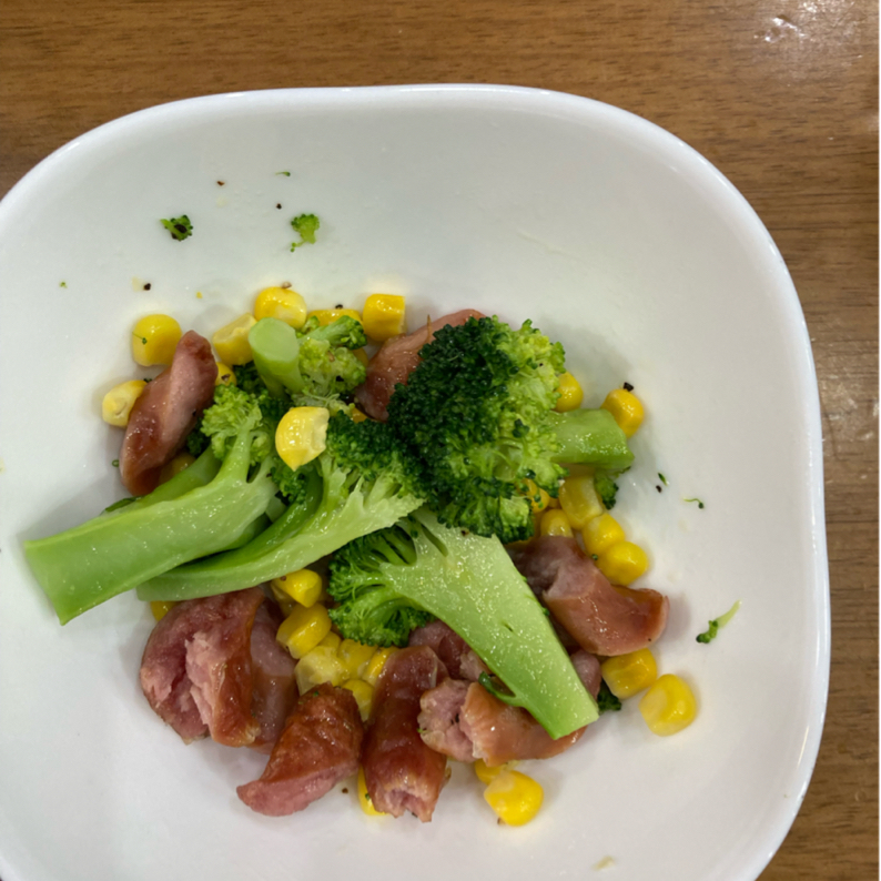 端野菜で節約おかず「ウインナーとブロッコリーのクミン炒め」のお弁当 - micvanyのお弁当記