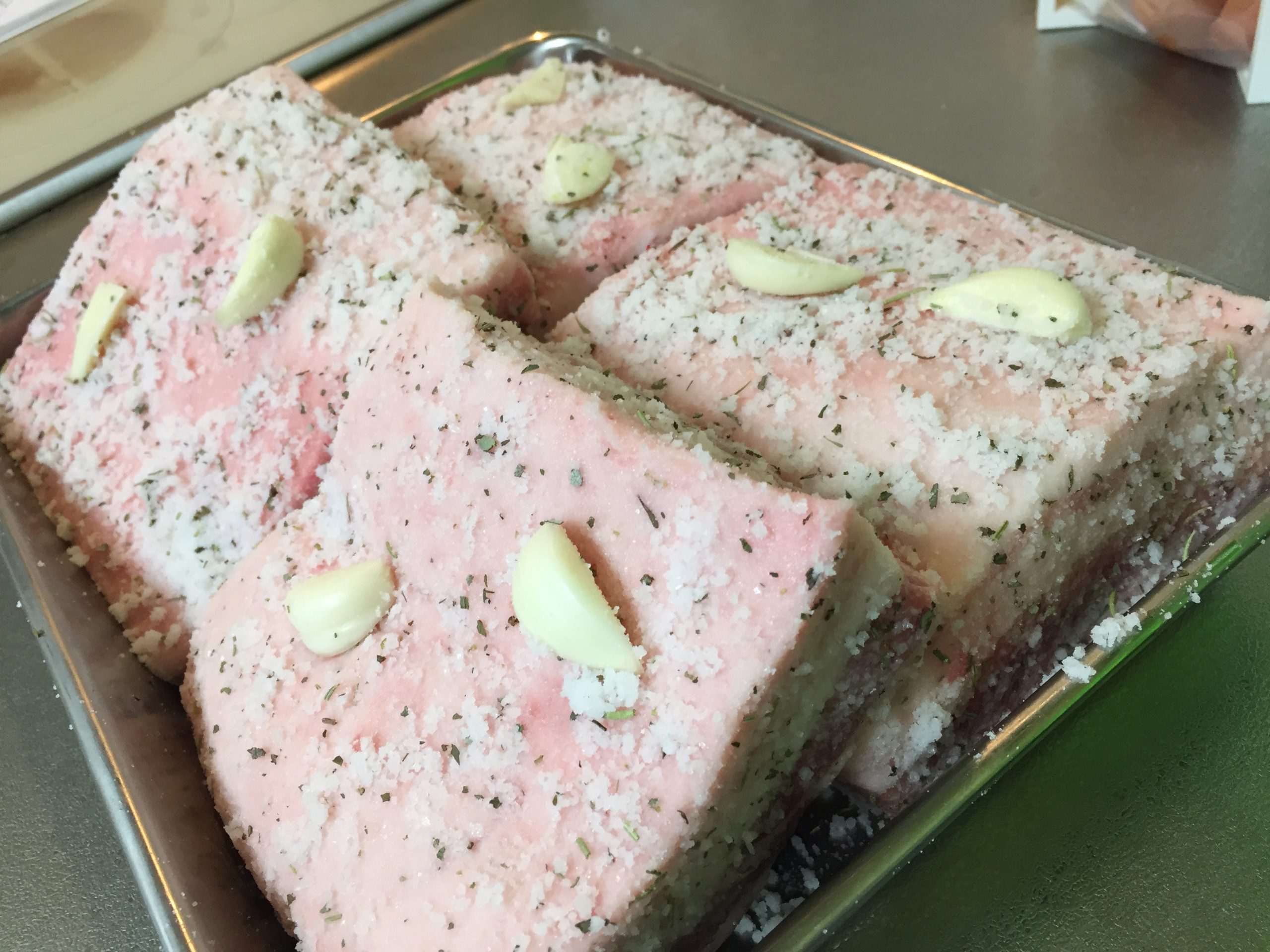 塩ふって一晩寝かすだけ！豚バラブロックで作る万能保存食「塩豚」は塊肉が安く買えたら絶対に作るべき - ぐるなび みんなのごはん